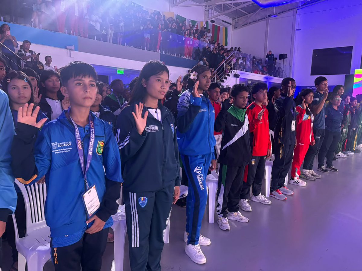 EducacionZ3_Ec's tweet photo. 🏅✨ Acompañamos con entusiasmo a las delegaciones de deportistas de Chimborazo, Cotopaxi, Pastaza y Tungurahua en la inauguración de los XVII Juegos Nacionales Menores Guayas 2026.
 
¡Muchos éxitos en este gran desafío! https://t.co/z6C1xy1jiC