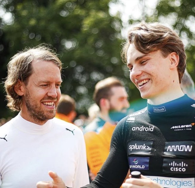 piashtray's tweet photo. Oscar is always smiley to see seb <3 https://t.co/bIiy7Bef5M