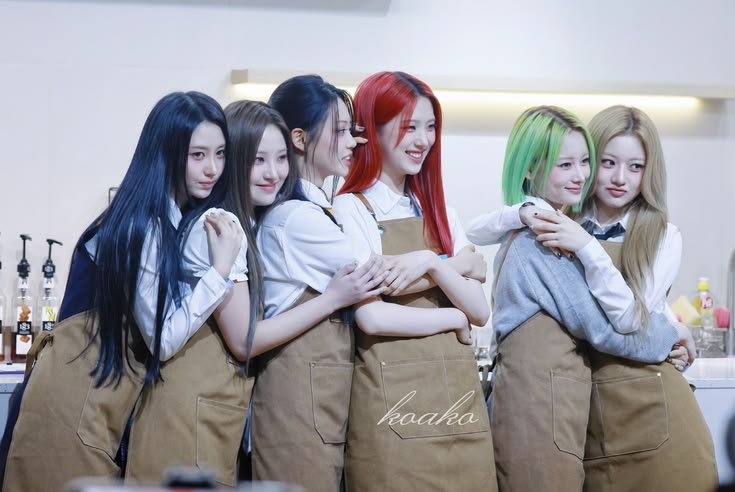 KimSonax's tweet photo. Já perdi a noção do tempo de tanta saudade que eu tô dessas meninas, SOLTEM ELAS PPR FAVOR
#UNCHILD 
#언차일드 
#highUp https://t.co/EDaeMnU4Nf