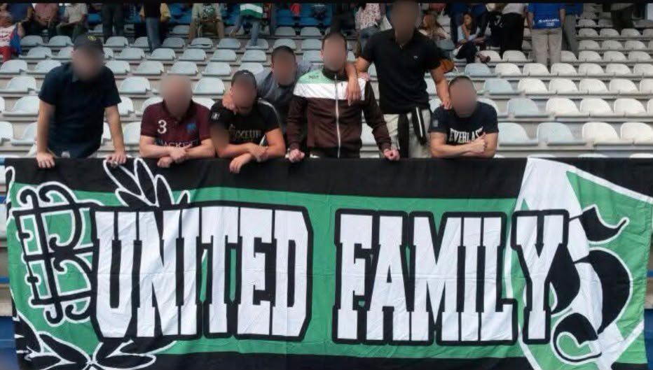 Grada1907's tweet photo. Crecimos con tus cicatrices marcadas en nuestros corazones, mamando este escudo desde el barro.

Aprendimos a amar cuando peor estábamos y a resistir contra todos.

Son décadas de veneno, gloria, lágrimas y un orgullo ciego que no entiende de razones.

1/2 https://t.co/RyKXSJF3e8
