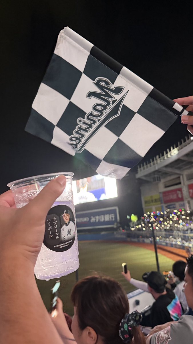 iwne_al's tweet photo. 三郎丸ハイボールフライングして叩かれるとこでした。
 #chibalotte https://t.co/Gfl6Scz9sq
