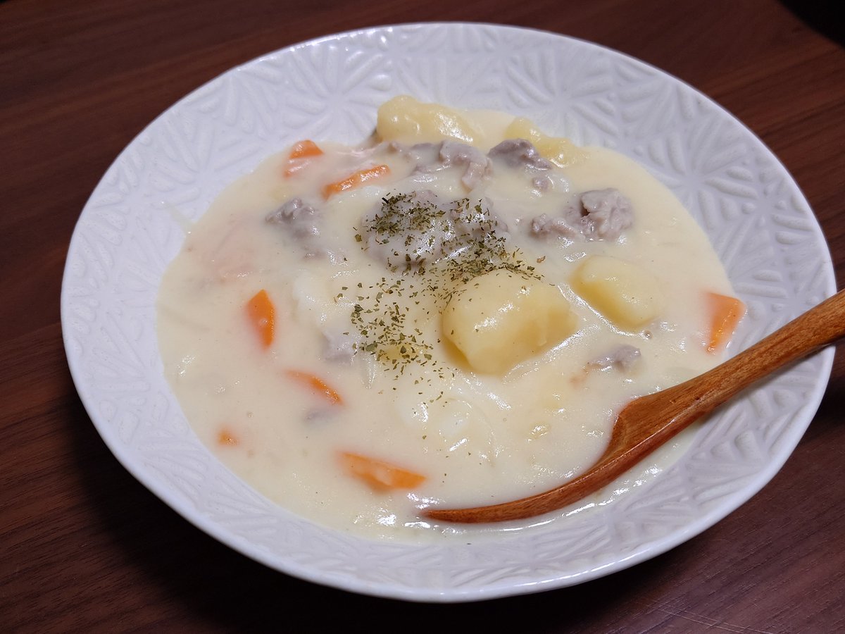 rune_0703's tweet photo. 毎年9月7日はシチュー
昨日は出掛けていて家で夕飯食べられなかったので、今夜にしました
今年もお祝いできて嬉しい
私にとって大切な日🐀 https://t.co/2YVatqRMTa