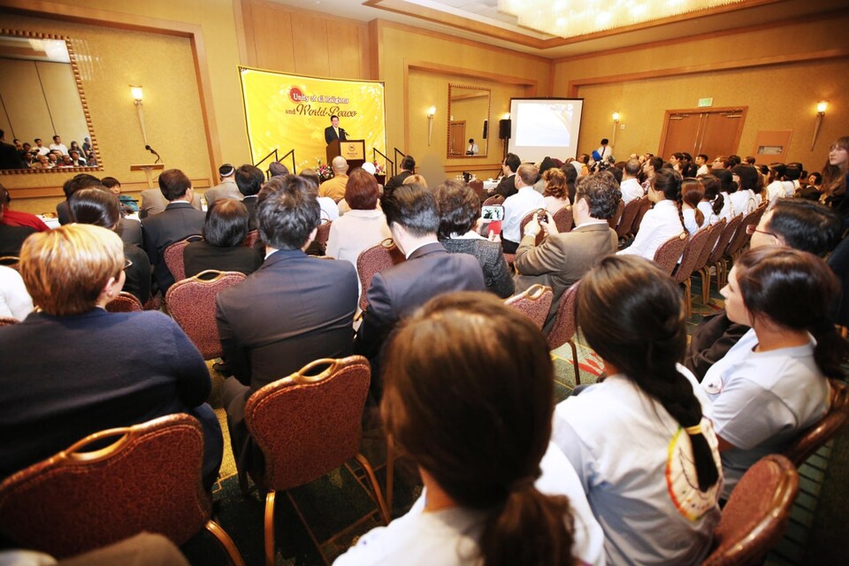 RyanMeg12197's tweet photo. In Nov 2013, the 7th World Peace Tour covered 7 nations in 18 days! HWPL Chairman Man-hee Lee met 4 Latin American presidents, held a youth seminar on the SS Meredith Victory, and met Maya leaders.
Read more: https://t.co/dggCq0HLmu
#HWPL #ManHeeLee #WorldPeaceTour #PeaceTour https://t.co/rCf1KZaasB