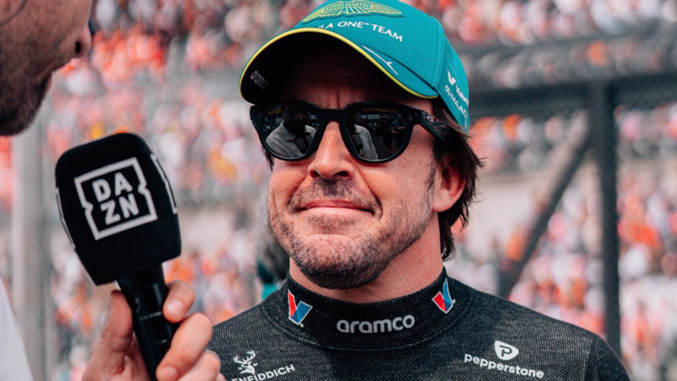 Nachez98's tweet photo. 🤔 La renovación de DAZN significa que ya saben si Fernando Alonso renueva, y cuántos años, o si se retira

La F1 en España no vale lo mismo con Alonso que sin Alonso, pese a quien le pese. Y eso es algo que tienen que saber antes de firmar

Así que... ⏳⌛️ https://t.co/s1qieSAO7W