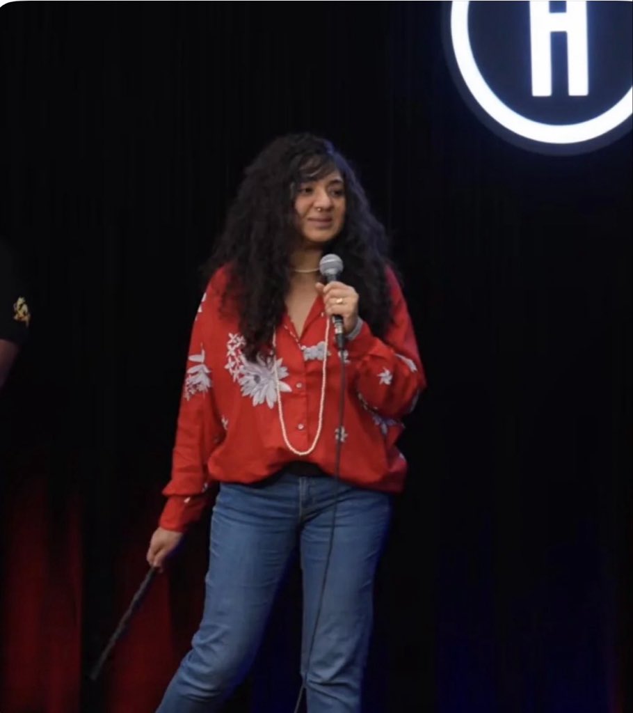 Taraa077's tweet photo. Can you name a comedian worse than her ?? 🤮 https://t.co/12ADN5vra4
