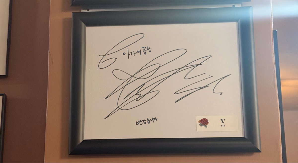 Ultra_Marineee's tweet photo. In Koreatown LA https://t.co/tVCZJ2l6Yu