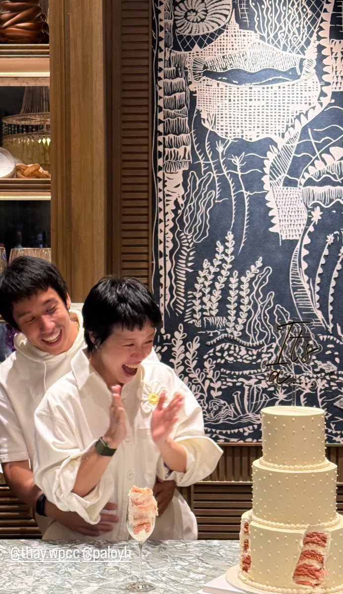 jsmtjyygyjbbjb's tweet photo. เฉลยเพศลูกพลอยเต กรี๊ดดดดดดได้ลูกสาว คือป้าคริสได้หลานสาว เบบี้ผู้หญิงง เตรียมมาแต่งตัวคู่กับแม่ได้เลยย ตัวลูกแฟชั่นเตรียมกำเนิด https://t.co/kFvVkAODka