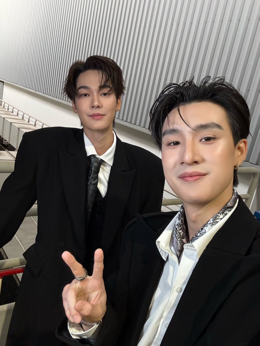 teedewy's tweet photo. OKEE SEMUAA, INILAH SAATNYA KITA SEMUA TERIAKK "AYAHHHHH, PAPIIII" https://t.co/DMW2ondbyA