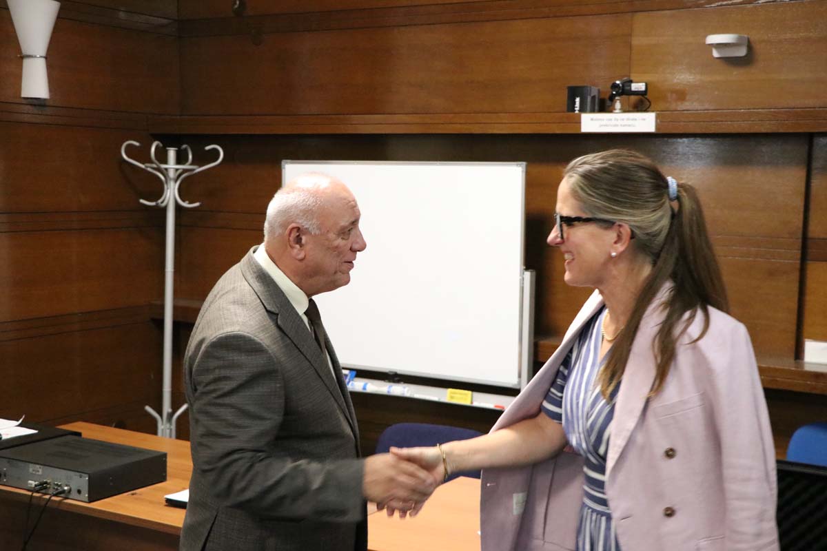 SwedenBiH's tweet photo. 🇸🇪 Ambassador Helena Lagerlöf met with the  Election Commission of BiH @IZBORI_BA  to reaffirm Sweden’s support for their work and for introducing new electoral technologies ahead of the general elections. https://t.co/xpRWXAv3bq
