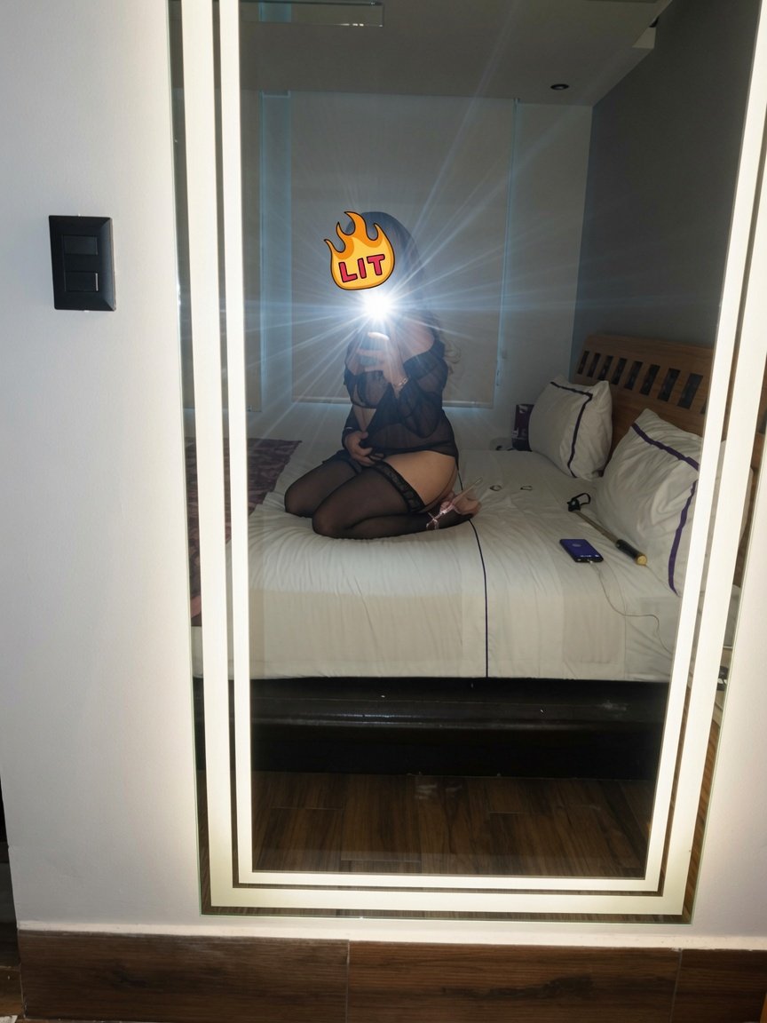 EVe_lyn_06's tweet photo. BUENOS DÍAS 😘 

TE GUSTARÍA TENERME ASÍ EN TÚ CAMA 🔥 https://t.co/gdFsecTuAo