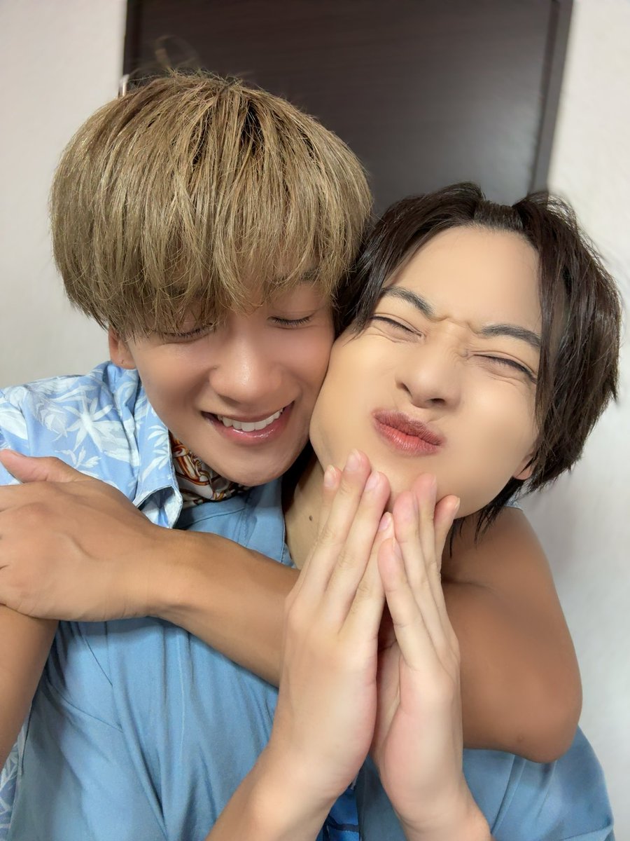 yamatanienigu's tweet photo. 今日も雨降ったり止んだりですが、
そんな中定期公園に足を運んで下さり！
ありがとうございました🙇🏾‍♂️✨

楽しいライブをこれからも届けたいね🤝🏾🫶🏾

よく分かんない気温だけど、
風邪を引かないように皆さん気をつけてね🤲🏾 https://t.co/K7JZyfxBfz