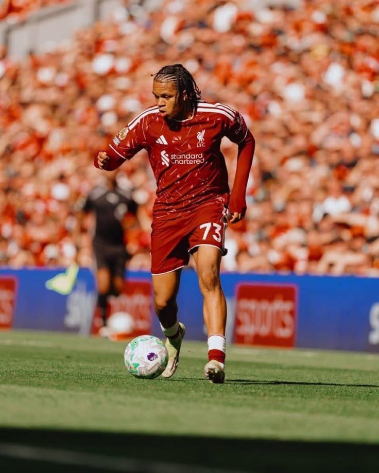 tomzy_55's tweet photo. The best player to ever put on the number 73 jersey 🌟 https://t.co/rKCdFZpDAB