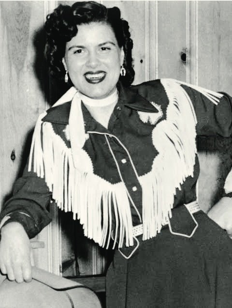 F3hvu6kKTYXcOAF's tweet photo. If I made a list of the people I admire, Mom would probably fill up half of it. She could do anything and everything.
#PatsyCline
#BOTD🎂
I Fall To Pieces
https://t.co/rAPn4fbKlk… https://t.co/a6md7hzv7P