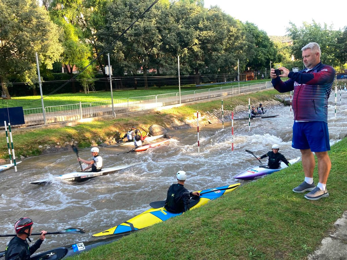 RadioSeu's tweet photo. Ja han començat els entrenaments de les Finals de la Copa del Món 2026 d'eslàlom i #kayakcross, al @parcolimpicseu. La competició es podrà veure entre aquest dijous i diumenge. #laSeu #AltUrgell #Pirineu #LaSeu2026 #paddleslalom + informació: https://t.co/efeFYjmFqx https://t.co/JecpOCyiaR