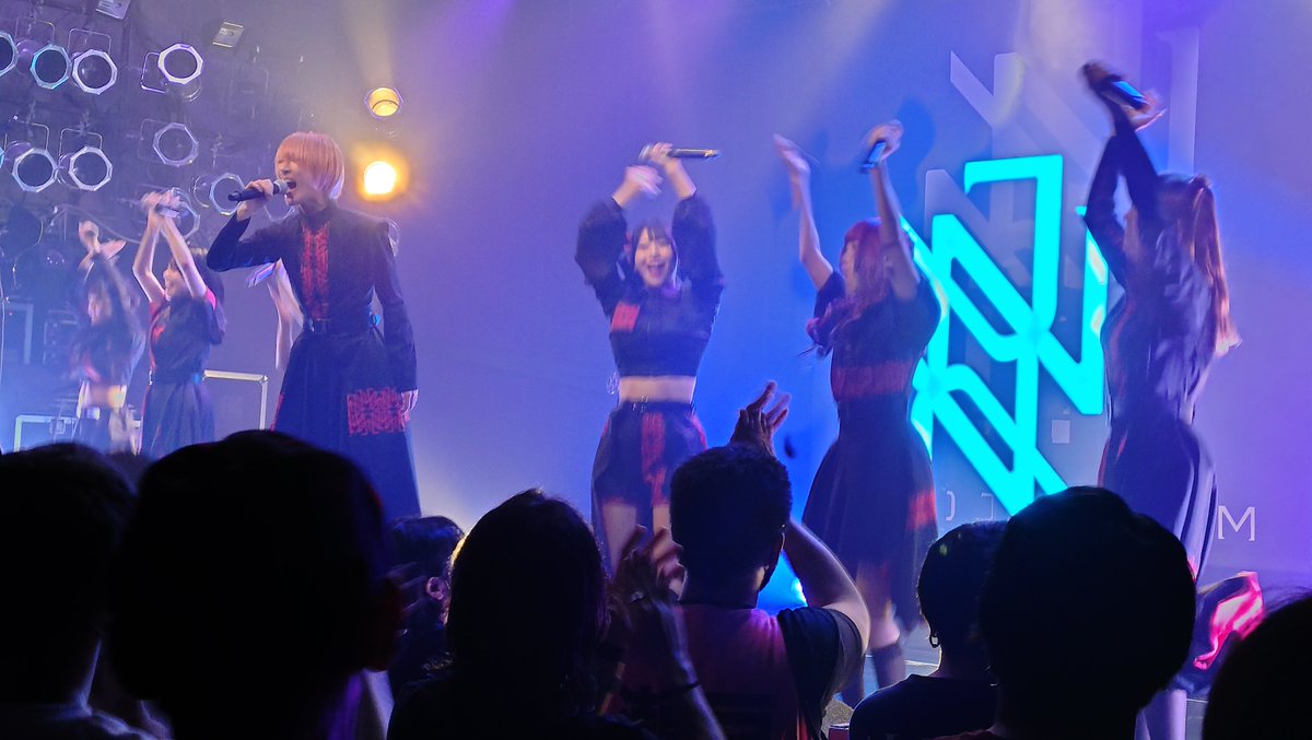 tkfromtakesan's tweet photo. NEO JAPONISM主催公演
"KASSEN"
●Spotify O-WEST
●17:30/18:00

熱いアツい４マンLIVE🔥
狭いフロアが逆に良い感じ‼️
個人的にアツい対バン＝推しの渋滞必至🥹そんな事は関係ない。それがＤＤ。嫌な事も吹っ飛ぶくらい楽しんだ✌️そうだそれでいいんだ🤔 https://t.co/C0X5UAwsTD