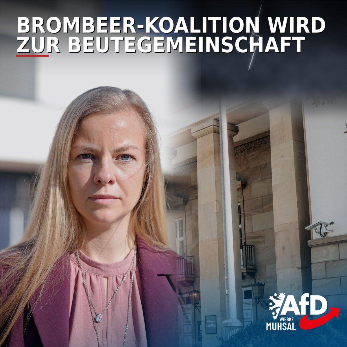 WMuhsal's tweet photo. Landtagspräsident Dr. Thadäus König hat sich heute im Ältestenrat geweigert, das Nichtbestehen der BSW-Fraktion festzustellen, und stützt damit eine Regierung, der die rechtliche Grundlage entzogen ist. Die beiden verbliebenen BSW-Abgeordneten Sven Küntzel und Anke Wirsing wollen künftig als Gruppe auftreten und rechnen sich selbst der Opposition zu – obwohl der Koalitionsvertrag zwischen CDU, SPD und BSW geschlossen wurde.  Gleichzeitig wollen die aus dem BSW ausgetretenen Abgeordneten auf einen eigenen Vizepräsidenten verzichten und Steffen Quasebarth ohne Wahlakt im Amt halten. Nach § 2 Absatz 4 der Geschäftsordnung verliert ein Mitglied des Landtagsvorstands dieses Amt jedoch mit dem Ausscheiden aus seiner Fraktion. Der Verlust des Vorstandsamtes muss daher erst recht gelten, wenn die komplette Fraktion nicht mehr existiert.

Ich sage dazu:

»Das BSW ist zerbrochen, seine letzten Abgeordneten erklären sich zur Opposition, aber Ministerposten und Landtagsämter sollen offenbar einfach weiterverteilt werden. Was hier als konstruktive Koalition verkauft werden soll, ist nichts anderes als eine Beutegemeinschaft zum Machterhalt. Wenn Landtagspräsident König diesem politischen Schauspiel weiter die Mauer macht, ist er mitschuldig am offensichtlichen Rechtsbruch – ja mehr noch: Er leistet ihm Vorschub. Diese Regierung hat ihre Grundlage verloren – jetzt muss der Souverän entscheiden: Neuwahlen sind der einzig saubere Ausweg.« 

#AfD #Thüringen #Landtag #Regierungskrise #Neuwahlen