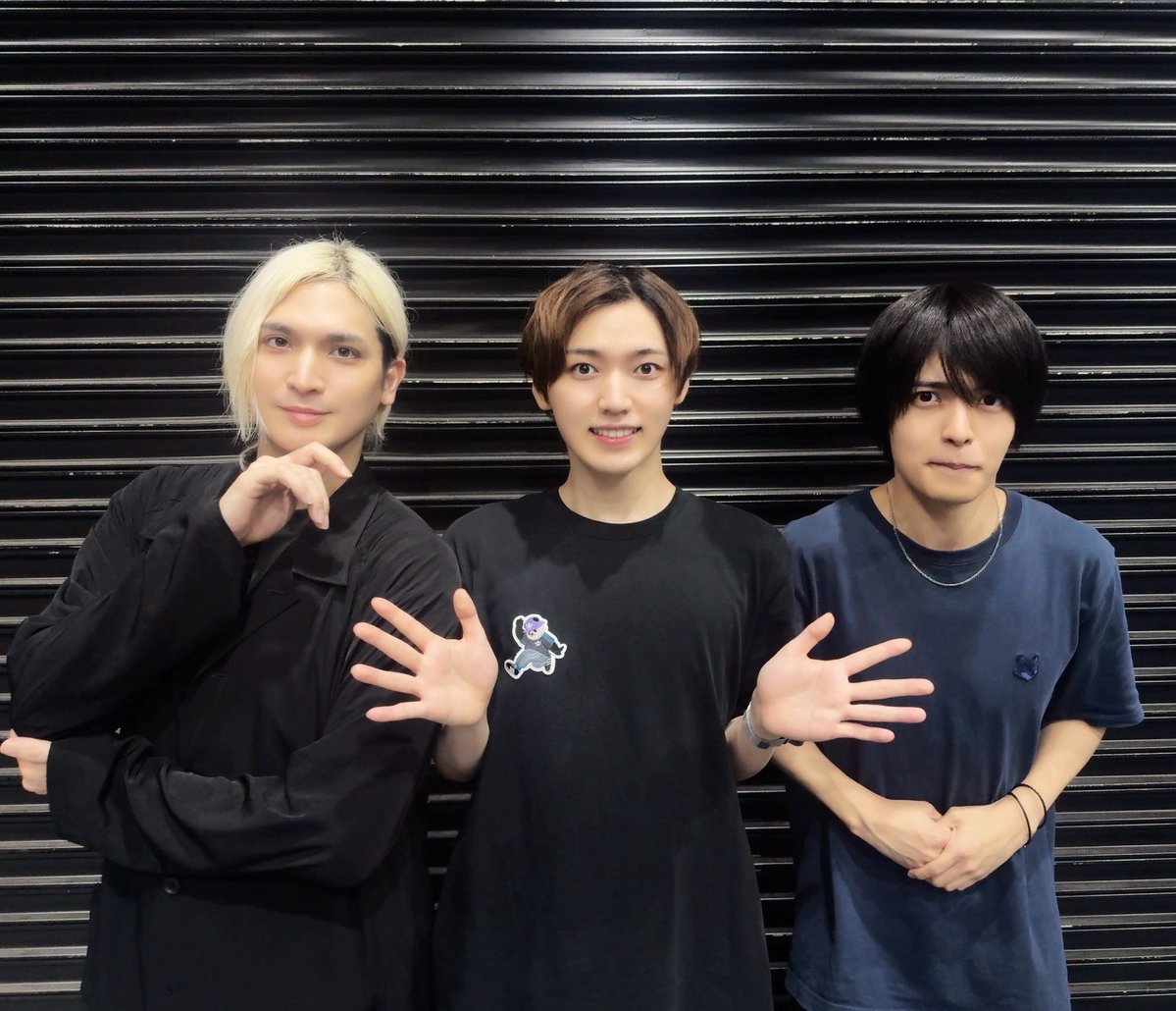 nkpn_yuki's tweet photo. BOP・ヒプカリ稽古開幕。
麻天狼揃いました🐺

#ヒプステ https://t.co/pl7m0wlkyM