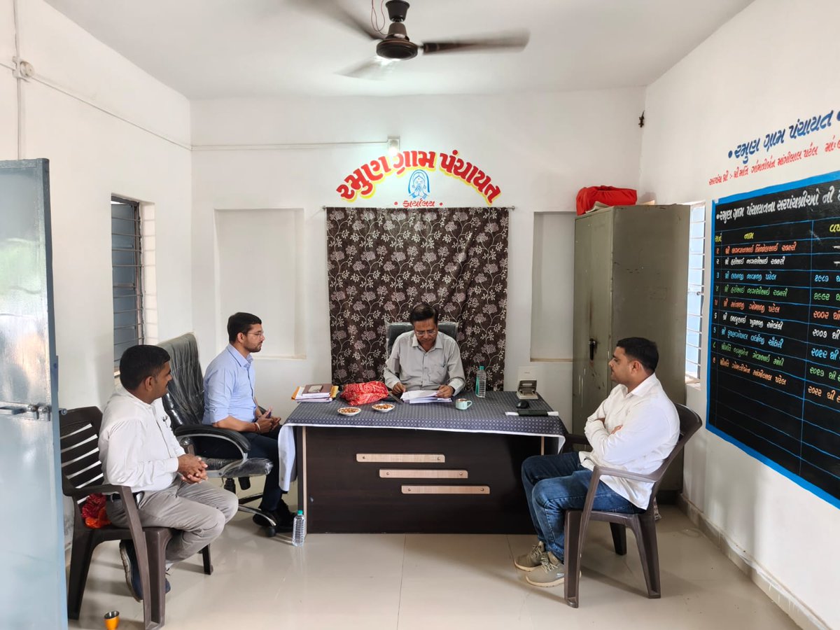 DdoBanaskantha's tweet photo. રમુણ, તા.ડીસા ખાતે ગ્રામપંચાયત, લાયબ્રેરી, આંગણવા��ી, કોમ્યુનિટી હોલ, પ્રા.શાળા(MDM) ની મુલાકાત, SBM અંતર્ગત સામુહિક જાહેર શૌચાલય, PMAY મકાનના કામોનું નિરીક્ષણ કરી જરૂરી માર્ગદર્શન પૂરું પાડવામાં આવ્યું.
@PMOIndia
@CMOGuj
@GujDCoffice
@CollectorBK https://t.co/TTZfeO6fni