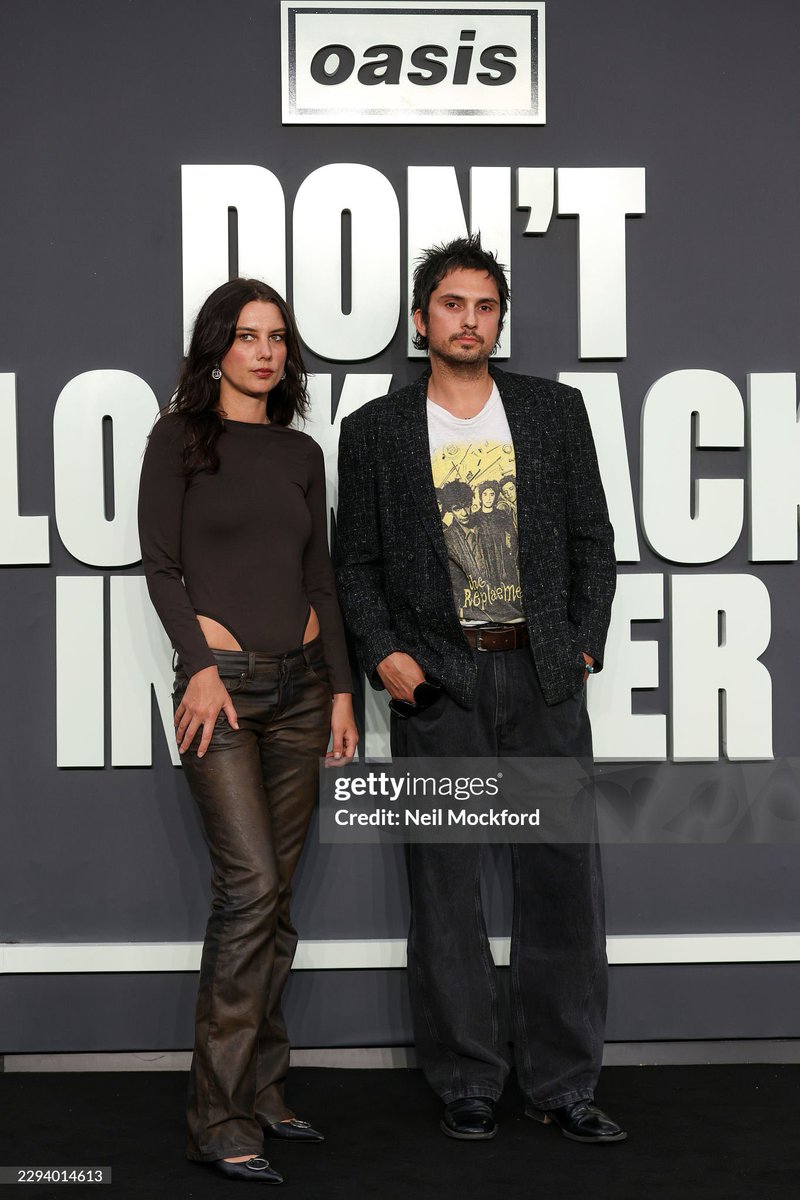 gherkinrowsell's tweet photo. Wolf Alice’s Ellie and Joel at the premiere of Oasis: Don’t Look Back in Anger last night https://t.co/L6pDkho4mh