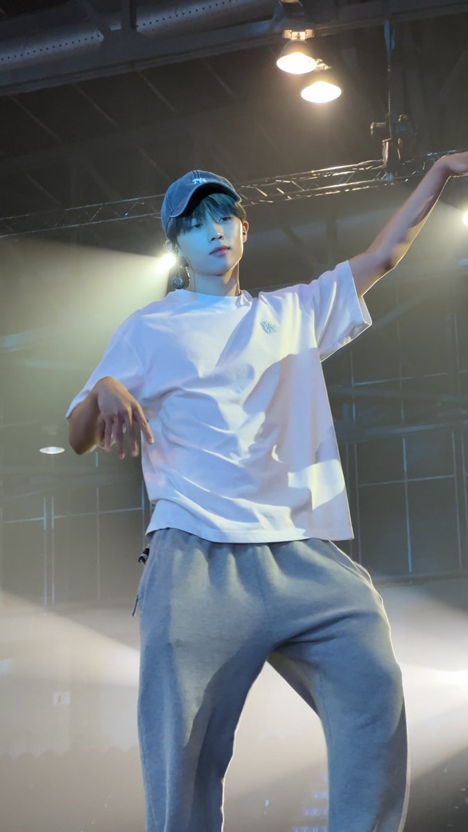 tteon00's tweet photo. 이 때의 선우가 진짜 좋음 https://t.co/djhTWeka8O