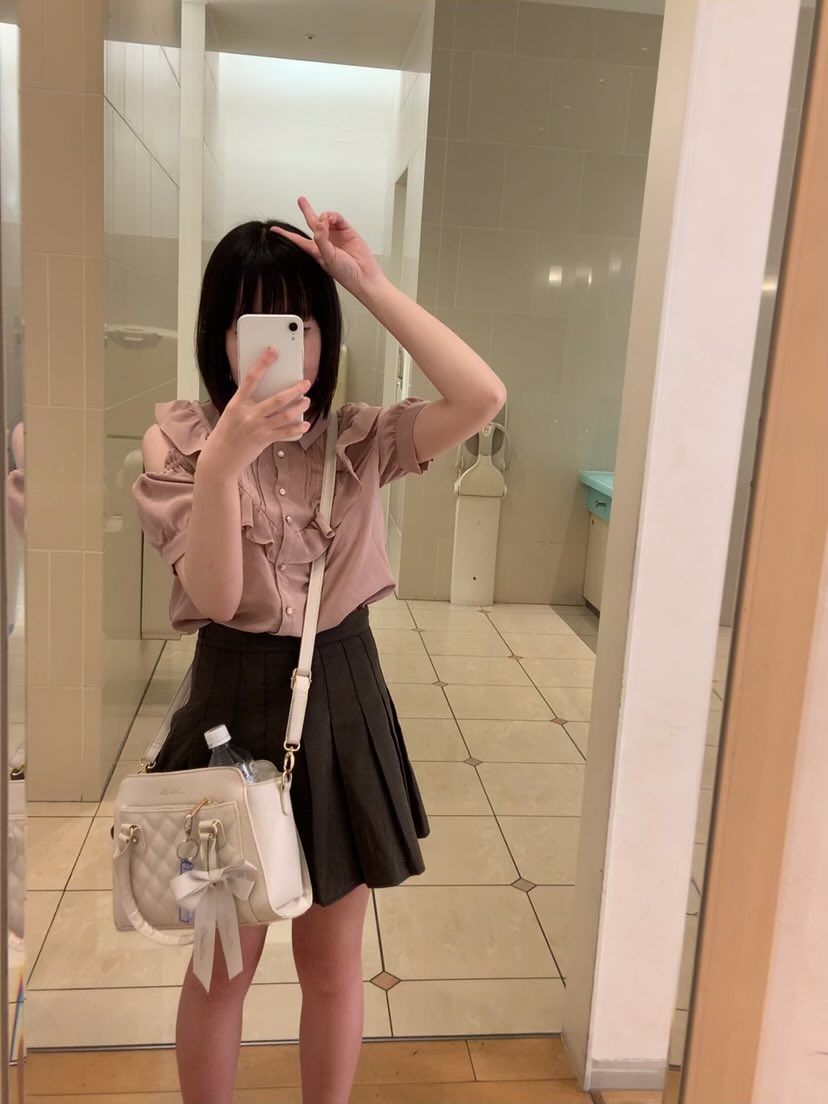 514lox's tweet photo. Tag

女│病み垢│ゲーム│アニメ

♡orRTでお迎え

 #病み垢 #病み垢さんと繋がりたい #闘病垢自己紹介カード #病み垢女子 #いいねかRTで気になった人お迎え https://t.co/9K4QEdnBnY