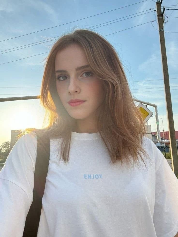 EmmaWatsonzz2i's tweet photo. Good afternoon honey i love you so much 💓💞😙💋😘😘🥰 https://t.co/kw728pMckX