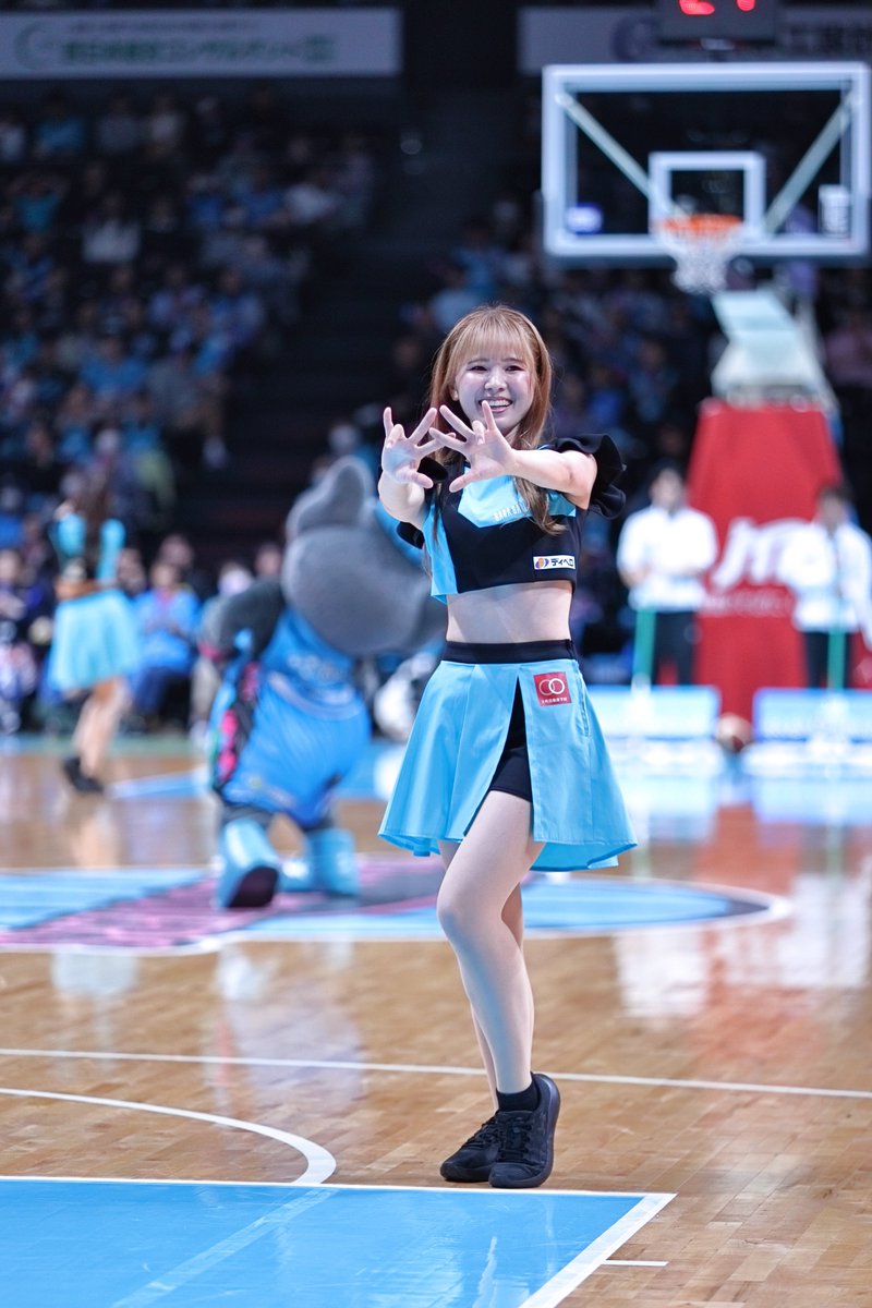 cosaball's tweet photo. ひめちゃんは実は私の小学校の先輩だったらしく、、笑🎒聞いたときはびっくりした😂
同じ小学校に通ってたなんて知らず、ひめちゃんきっかけでチアを撮り始め、ひめちゃん推しになり、楽しい日々だった🌱
大切な思い出ができました🤍ありがとう🥲
本当にお疲れ様でした👸🩵🩷 https://t.co/AfFpNRQ5ah