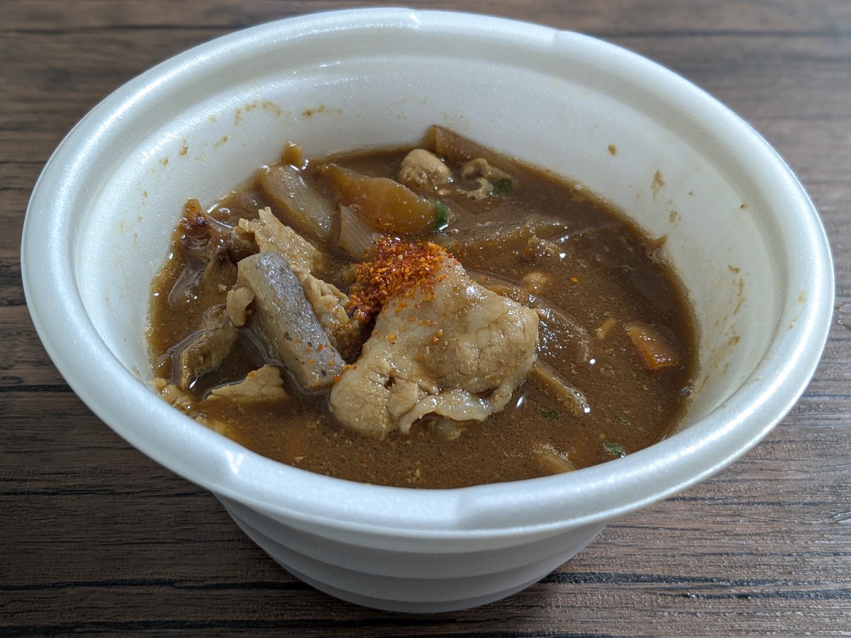 watanabesan_com's tweet photo. 今宵はのんびりと、豚汁食べたいなぁと思ったのでセブンで買ってきた😋
少し肌寒くなると豚汁が旨い🐖
豚汁は赤出汁でないも嫌の人です(笑)
あとはレバニラも買ったけど、臭みがなくて、久々に旨いレバニラ食べたかも😌
たまにはコンビニやるじゃない👍

なぜこういう食生活になったかと···離婚した😇 https://t.co/BequX5adgU