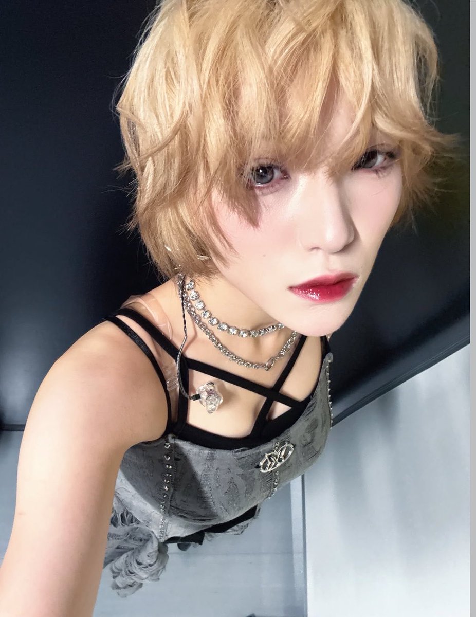 koro__kr11's tweet photo. 灰toダイヤモンドで歌が良すぎる、スキルがすごいと話題のBEYOOOOONDSですが
なんと四者四様のイケメンがいることでも定評があります。
#輝きなビヨちゃん https://t.co/eXleG5yOOo