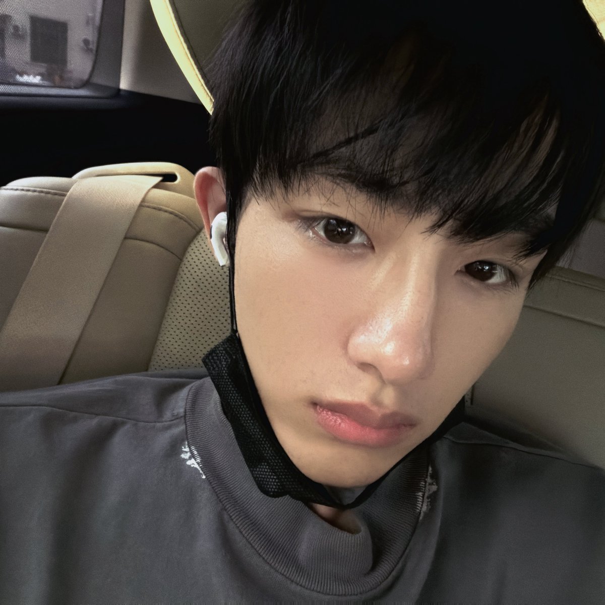 sichengupdate's tweet photo. 260908 🫧

We’re about to wrap filming
Time really flies
We’ve been filming from spring all the way into autumn
A lot of places have started getting cold lately
Make sure to keep warm as the seasons change!
Get some rest early
Good night~
Go to bed early, good night 🌙 https://t.co/BSerkNrVhJ