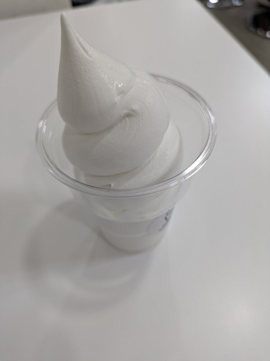 minamitan's tweet photo. 東武百貨店船橋
大九州物産展
福岡 DAIMYOSOFTCREAM
プレミアムミルクソフトクリーム
めちゃくちゃ美味しくて我慢できなくて3回食べました😆3枚目の写真撮り忘れた😵
渋谷の宮下パークにもお店あるそうです🍦
#大九州物産展
#DAIMYOSOFTCREAM https://t.co/lTIWNFPNOr