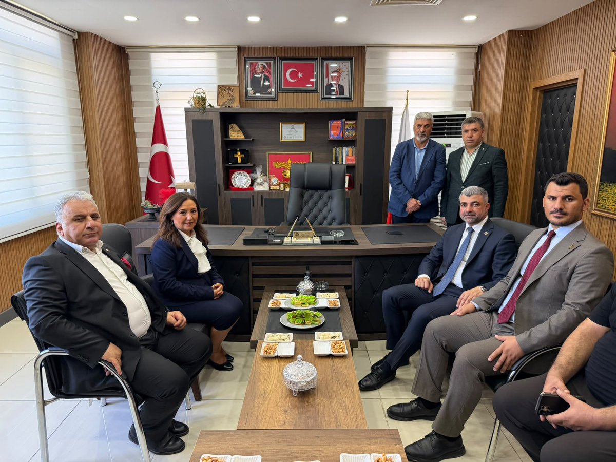 farukkilic47's tweet photo. 📍#İdil Belediyesi

✅ Türkiye Yüzyılı Buluşmalarımız kapsamında, Türkiye Yüzyılı vizyonunun yereldeki yansımalarını değerlendirmek, ilçemizin ihtiyaçlarını ve geleceğe yönelik hedeflerini istişare etmek üzere İdil Belediyemizi ziyaret ettik.

✅ Belediye Başkanımız Sn. Türkan Kayır ile bir araya gelerek; güçlü Türkiye hedefi doğrultusunda yerel kalkınmanın, hizmet anlayışının ve ortak aklın önemine dair verimli bir değerlendirme gerçekleştirdik.

✅ Türkiye Yüzyılı; şehirlerimizin güçlendiği, yerel kalkınmanın hız kazandığı ve milletimizin refahının daha da yükseldiği güçlü bir gelecek vizyonudur. Bu hedef doğrultusunda istişare ve iş birliği içerisinde çalışmaya devam edeceğiz.

#TürkiyeYüzyılıBuluşmaları