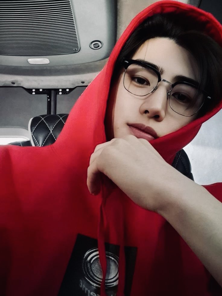 hoonimut's tweet photo. merah-merah delima 🧍‍♂️🧍‍♂️🧍‍♂️

#ENSD #ENHYPEN #EngeneSelcaDay #SUNGHOON @ENHYPEN @ENHYPEN_members https://t.co/eldgwPZ9vH