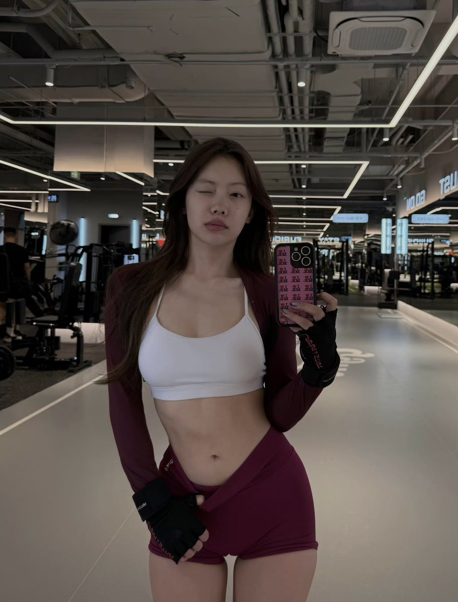 oceanrih's tweet photo. ㅤㅤㅤ

⚙️    Finalmente começando minha semana de uma forma mais saudável… queimando tudo pra poder pedir um hambúrguer à noite

ㅤㅤㅤ https://t.co/teJhFQcBJL