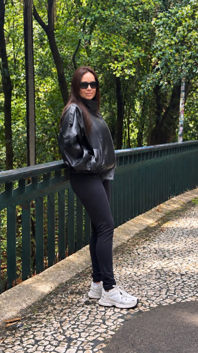 Maisoare's tweet photo. Gaby me emprestou o fotógrafo dela e olha só o resultado! Tô muito chique, viu? 😎 https://t.co/TRE9WvzZEq