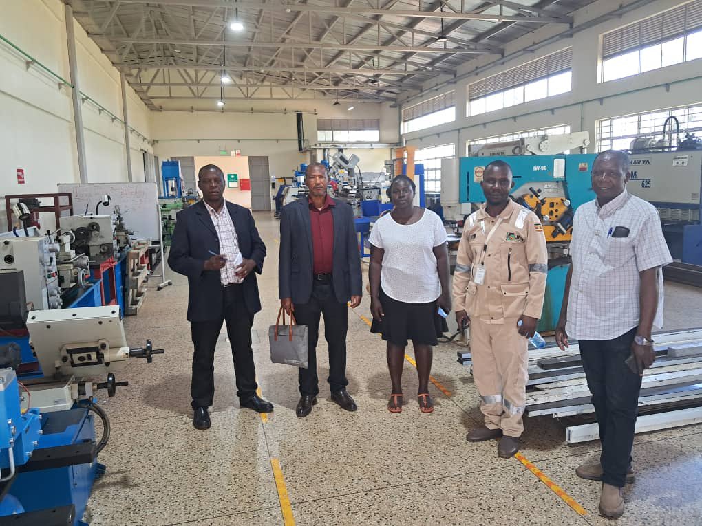 KingCeasorUni's tweet photo. A KCU delegation visited @upikuganda today to explore institutional collaboration and a proposed MoU. The engagement focused on practical training, knowledge exchange and industry-relevant petroleum education
#KCU #PetroleumEducation https://t.co/JtGH9ZZw1O