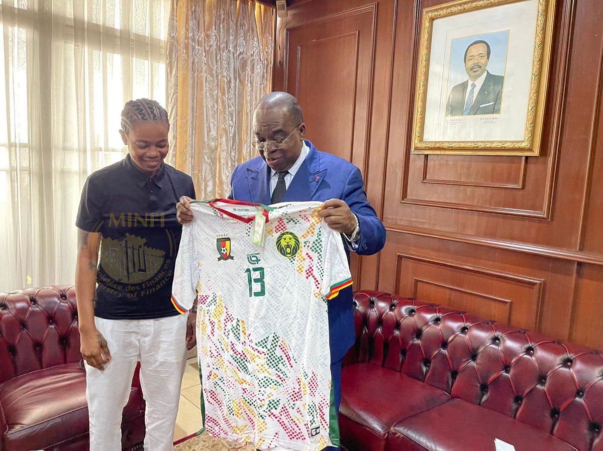 TheCameroonianZ's tweet photo. Le MinFi a reçu ce 8 septembre 2026 la Lionne Indomptable Charlène Meyong Menene, Championne d’Afrique avec le #Cameroon. https://t.co/CmTETWXvf0