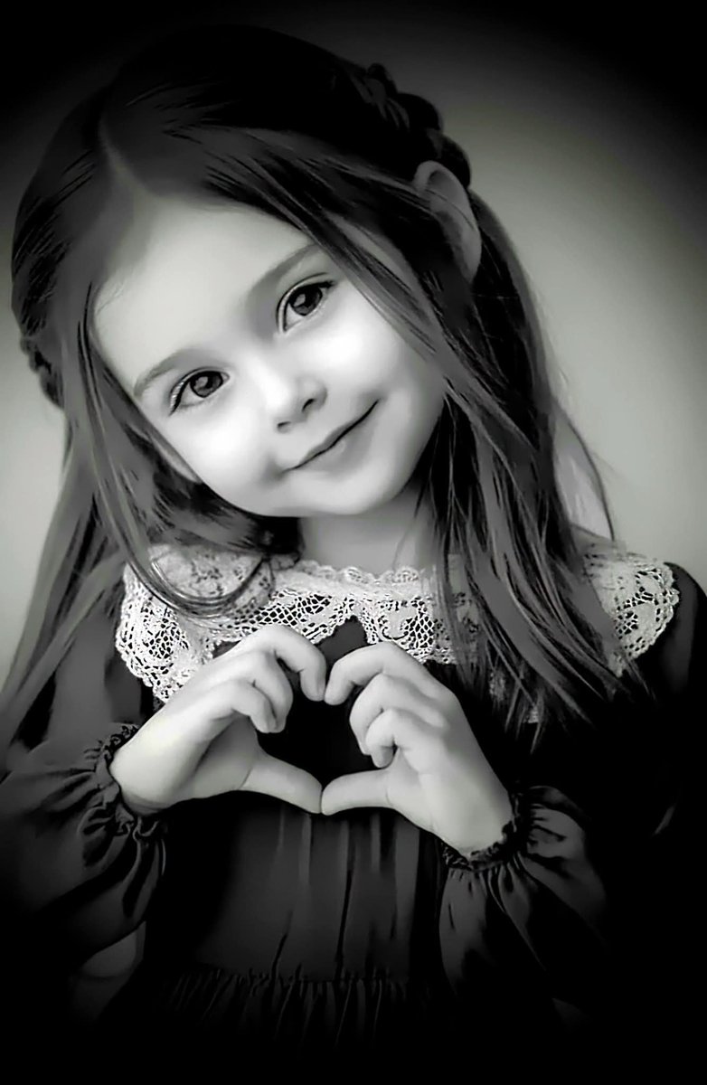 EEBy3KB7dtp5rK5's tweet photo. يمر في حياتنا ..

 أرواحا لاتُخلد معنا ولا تبقى في أماكنها ..

بل أتت ومرت لتعلمنا كيف نحب ..

ثم تمضي و ترحل لتعلمنا كيف نصبر .. https://t.co/A8vq8hcBzU