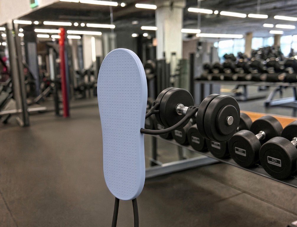 Flops_rh's tweet photo. flops training for the next leg 🩴

no days off. https://t.co/4P3zRcWiEN
