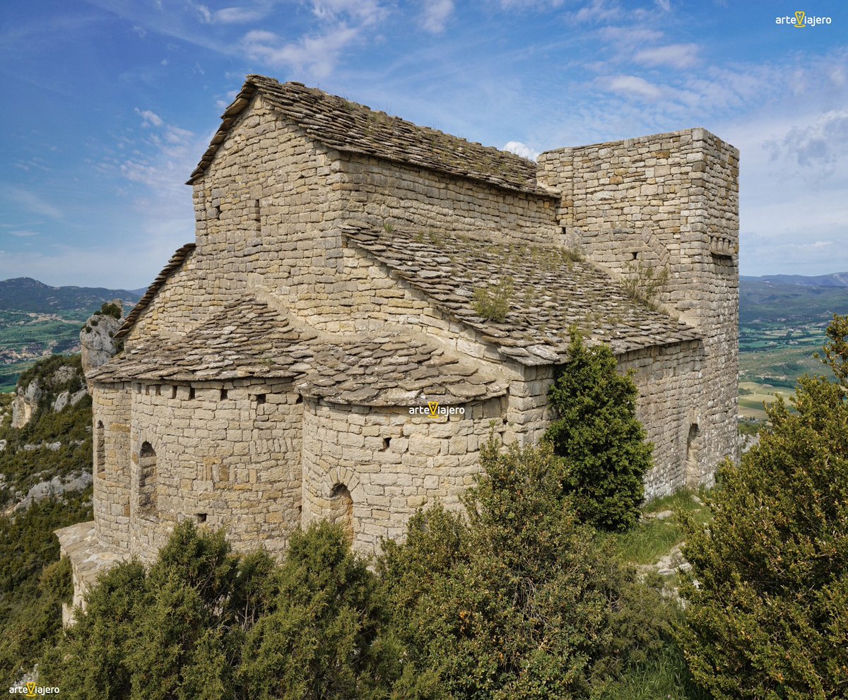 arteviajero_com's tweet photo. Ermita de San Emeterio y San Celedonio de Samitier (Comarca de Sobrarbe, Huesca). Esta joya fue levantada entre los años 1030 y 1040, está considerada como una de las mejores muestras de románico-lombardo en Aragón.
⬇️⬇️⬇️
https://t.co/9lPC7AiINK
#FelizMartes #photography https://t.co/ly2Ucy644t