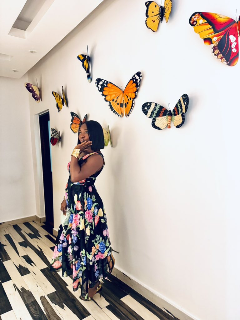 IdongesitUduehe's tweet photo. Love my dress sm 🦋🌷 https://t.co/NZpQDf77jR