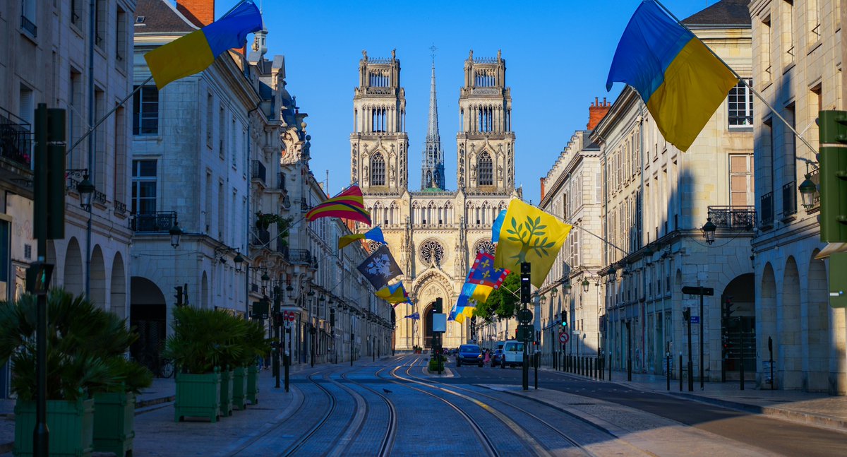 lonelyplanetfr's tweet photo. Que faire à #Orléans ? ⛪️

Située à 1h de #Paris en TER, la ville est idéale pour une escapade au bord de la #Loire ! 🥰

Découvrez les meilleures choses à faire le temps d'un #weekend ➡️ https://t.co/NnNH7Y3C3P https://t.co/WrbkdKomQa