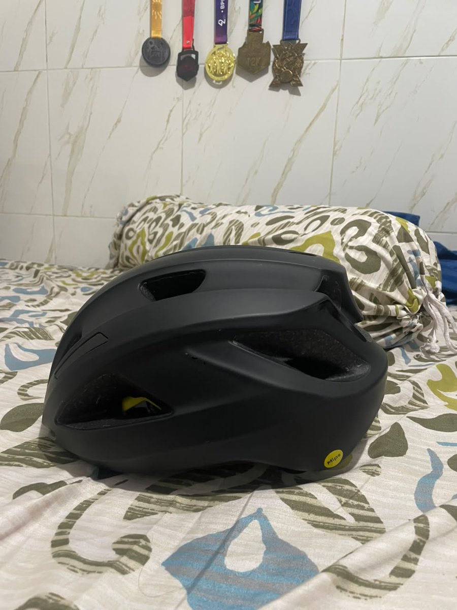 ha5bi_'s tweet photo. #fnfjb
helm specialized align II MIPS
size large 58-62cm
kondisi super mulus
700k no box
lokasi malang kota, oren bisa https://t.co/AiOMLlwPvG