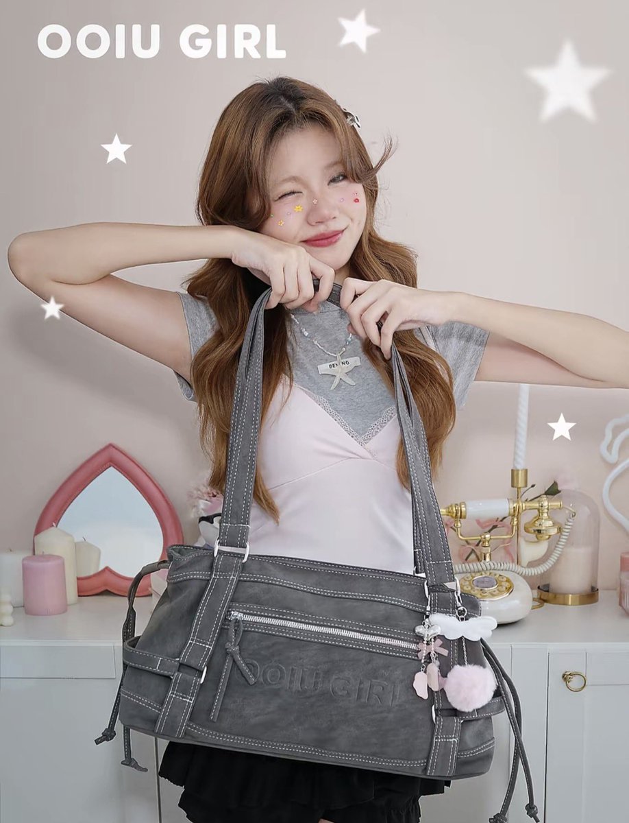 375per's tweet photo. ส่งต่อกระเป๋า ooiu girl 
สีเทา รุ่นใหม่ประบสายได้ 🩶
- 350฿ ส่งฟรี ของใหม่พึ่งแกะ 
ไม่เคยสะพายออกไปข้างนอก

✅ พร้อมส่ง dm kaa 
#ส่งต่อกระเป๋า #ส่งต่อเครื่องสำอาง #ส่งต่อสกินแคร์ #ส่งต่อเสื้อผ้ามือสอง #ส่งต่อเครื่องส���อางมือสอง https://t.co/V97umWUskr