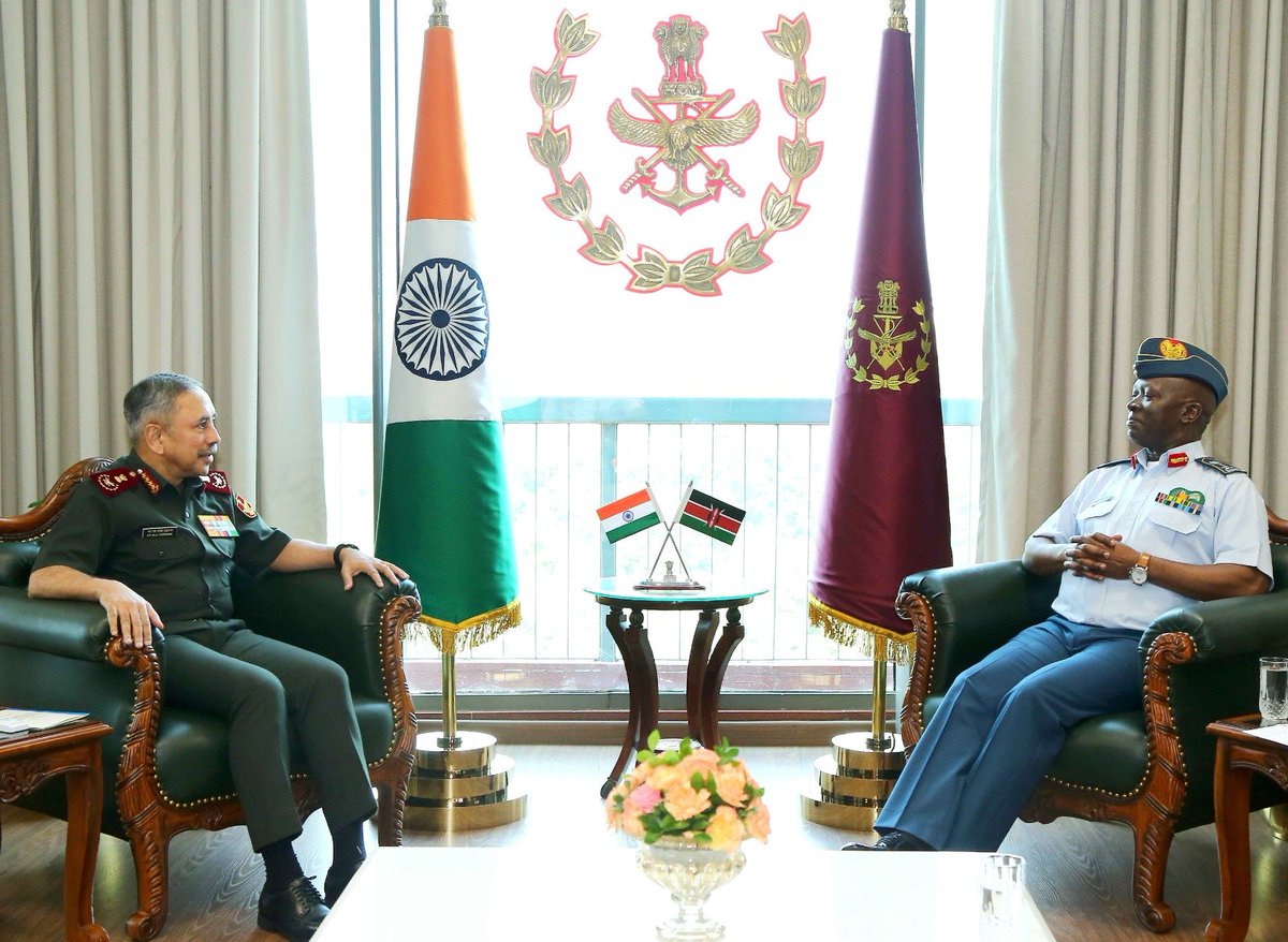 HQ_IDS_India's tweet photo. General NS Raja Subramani, #CDS held discussions with Major General Bernard Waliaula, MGH CBS, Commander Kenya Air Force, during his official visit to India.

The discussions reaffirmed the strong and growing India-Kenya Defence Partnership, underpinned by shared strategic interests and a commitment to Regional Security and Stability.

Both leaders deliberated on enhancing Military Cooperation, interoperability and joint operational capabilities towards reinforcing defence ties between the two nations. 

#DefenceDiplomacy
#IndiakenyaFriendship
🇮🇳🤝🏼🇰🇪 

@DefenceMinIndia
@SethSanjayMP
@SpokespersonMoD
@MEAIndia
@IndiainKenya