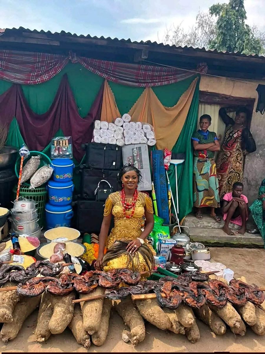 your_ladynow's tweet photo. Sometimes when i see other People's bride price i begin to wonder if my own people dey use us do giveaway 🙄.

Asin just look at these items na🤔 https://t.co/WB9XLhgXqp