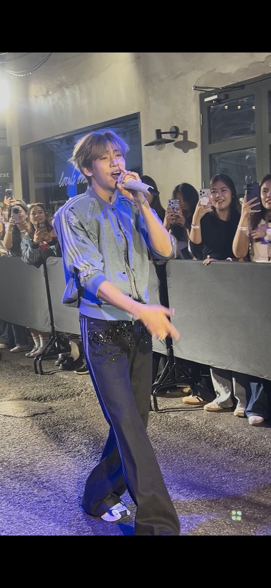 Moopak22's tweet photo. จะเดรสสสส  #bambam #BamBamxadidasDenimStreet https://t.co/uV1bOWMjDW