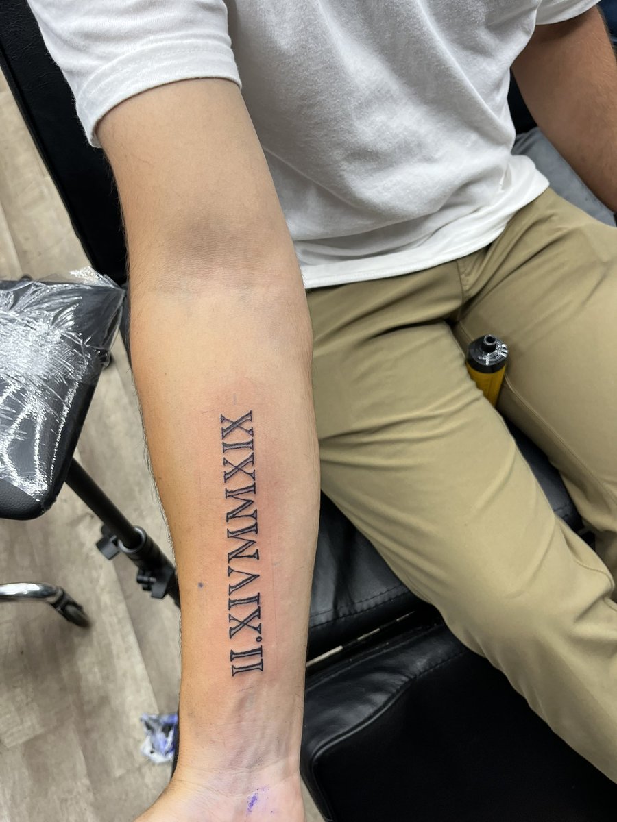 Callme_Deuce's tweet photo. It’s tapout Tuesday doing $25 flash tattoos we have flash designs or you bring your own .  All day today plus doing $250 quarter sleeves everyday. 

#duss3daartist #houstontattooartist #duss3 #houston https://t.co/ibb9T7HVPf