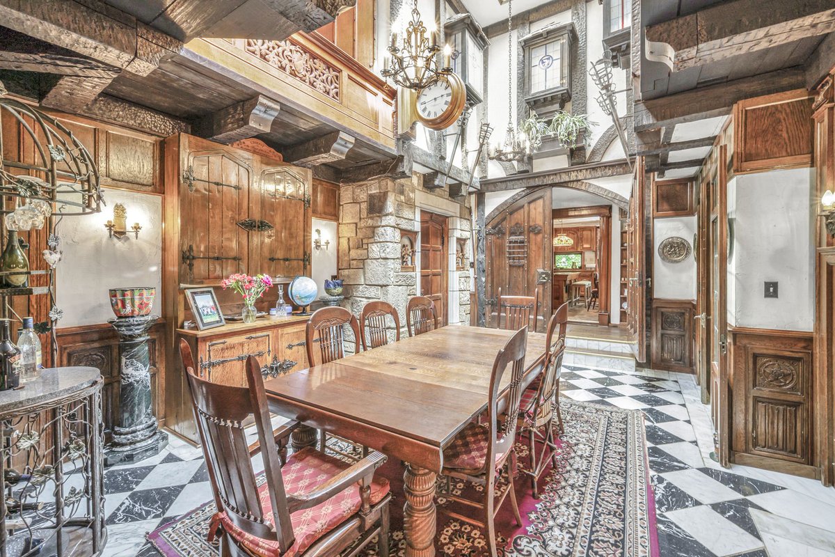 zillowgonewild's tweet photo. Why go to England’s shire of Kent when you can have your own 15h century King Henry VIII cottage in Richfield, OH for only $1,000,000? https://t.co/DaPGwmyHxp