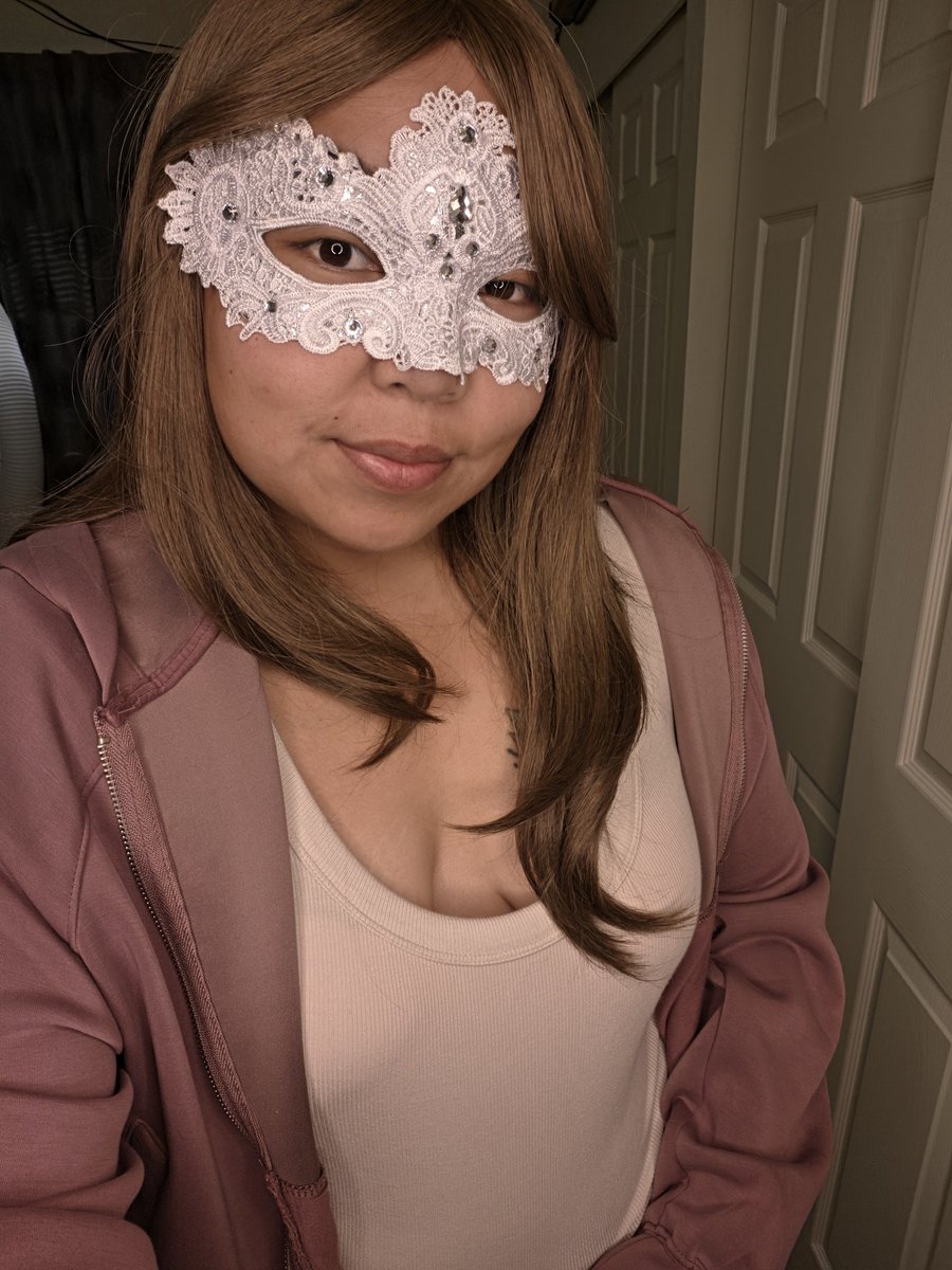 Ilah_here's tweet photo. Want to see what under here...
Find me at https://t.co/1YAAOJnRnD https://t.co/ZqSfZi8OLy